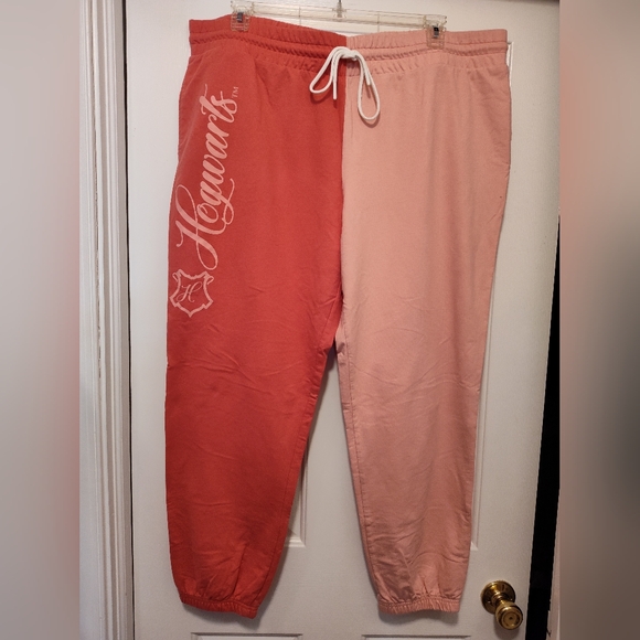 Hogwarts Pink and Peach PJ/Lounge Set NWOT - Picture 2 of 16